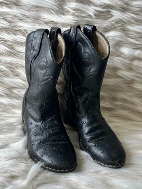Old West Cowboy Boots Boys' 12.5D Round toe Ostrich Print